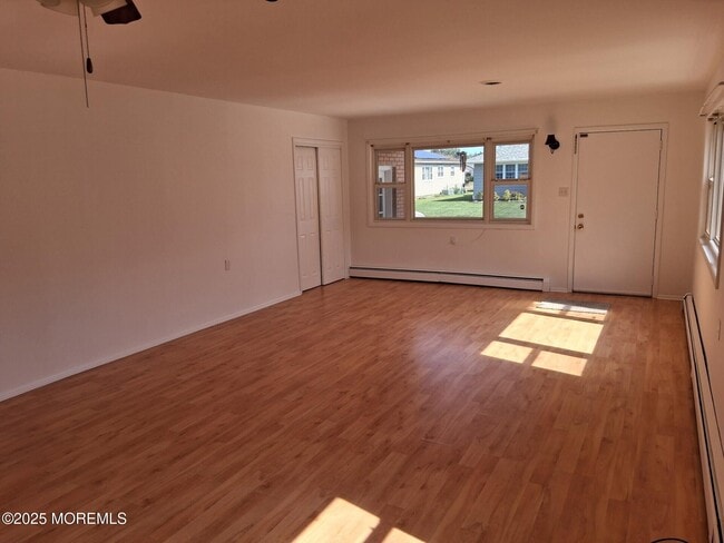 9 Harrington Dr S in Toms River, NJ - Foto de edificio - Building Photo