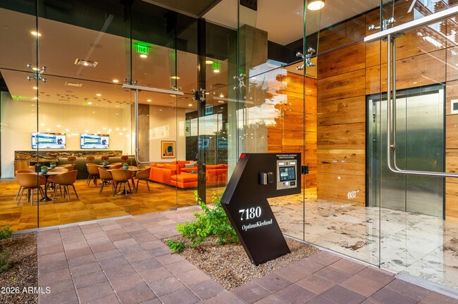 7180 E Kierland Blvd in Scottsdale, AZ - Building Photo - Building Photo
