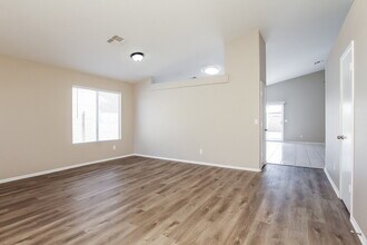 8783 W Marconi Ave in Peoria, AZ - Building Photo - Building Photo