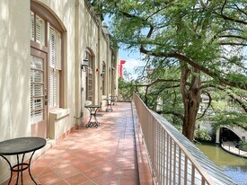 245 Losoya St in San Antonio, TX - Building Photo