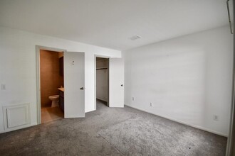 4404 Basswood Ln in Bellaire, TX - Building Photo - Building Photo