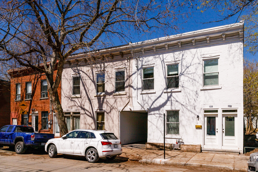 2463 Saint-Charles Rue in Montréal, QC - Building Photo