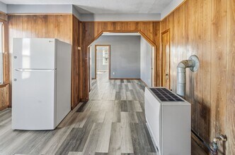 857 S 1st St in New Bedford, MA - Foto de edificio - Building Photo