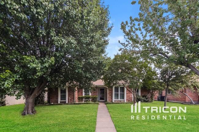 property at 1112 Princeton Dr