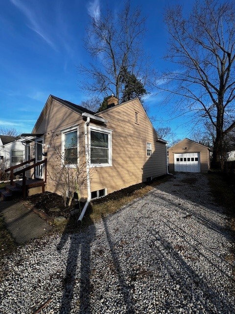 859 Seward Ave in Akron, OH - Foto de edificio - Building Photo