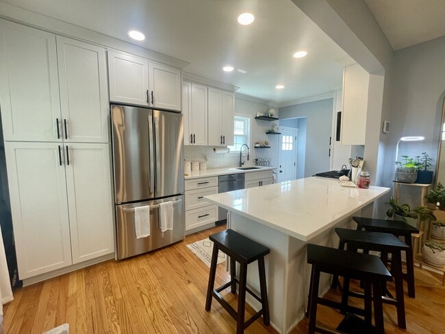property at 5022 Primrose Ave