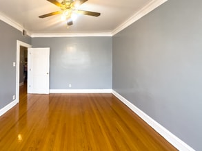 8305 S Ashland Ave in Chicago, IL - Foto de edificio - Building Photo