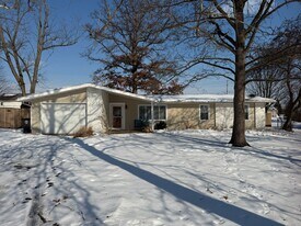 7215 Shady Ln in Fort Wayne, IN - Building Photo