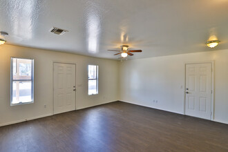 2620 E Marconi Ave-Unit -1 in Phoenix, AZ - Building Photo - Building Photo