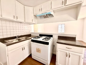 9303 S Western Ave in Los Angeles, CA - Building Photo - Building Photo