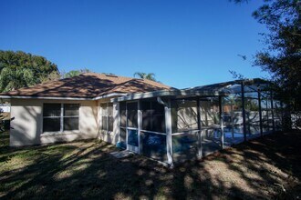 5434 Loma Vista Loop in Davenport, FL - Building Photo - Building Photo