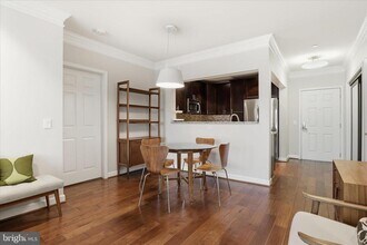 2101 N Monroe St in Arlington, VA - Building Photo - Building Photo