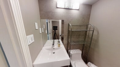 329 W 4th St in Boston, MA - Building Photo - Building Photo