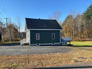 450 Riverside Dr in Augusta, ME - Foto de edificio - Building Photo