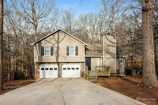property at 151 Chantilly Ln