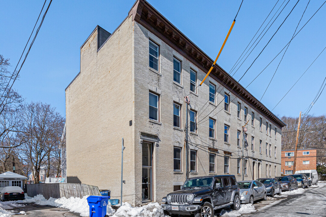 46 Brackett St, Unit 2 in Boston, MA - Building Photo