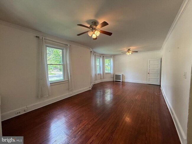 property at 40 Murray Pl