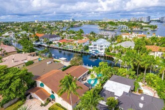 2519 Barcelona Dr, Unit 8 in Fort Lauderdale, FL - Foto de edificio - Building Photo