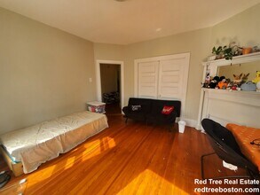 77 Walnut St, Unit 1 in Brookline, MA - Building Photo - Building Photo