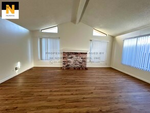 551 De Leon Dr in Greenfield, CA - Building Photo - Building Photo