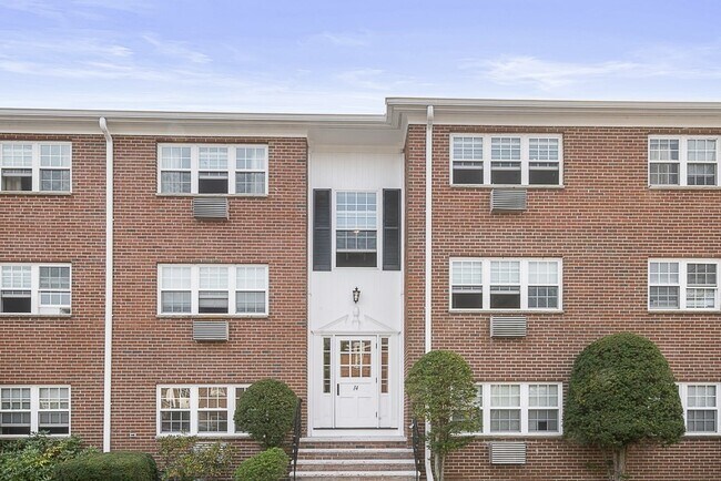 14 Old Colony Ln in Arlington, MA - Building Photo - Building Photo