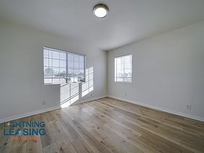 2134 Cloverdale Ave in Los Angeles, CA - Foto de edificio - Building Photo