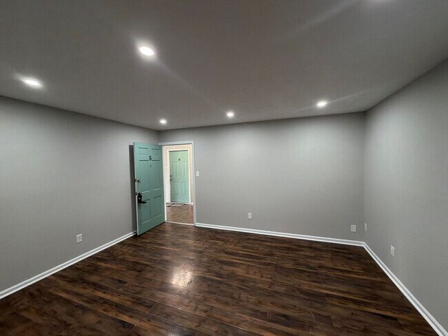 property at 208 Lakeshore Dr