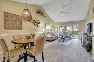 3062 Sandpiper Bay Cir in Naples, FL - Foto de edificio - Building Photo
