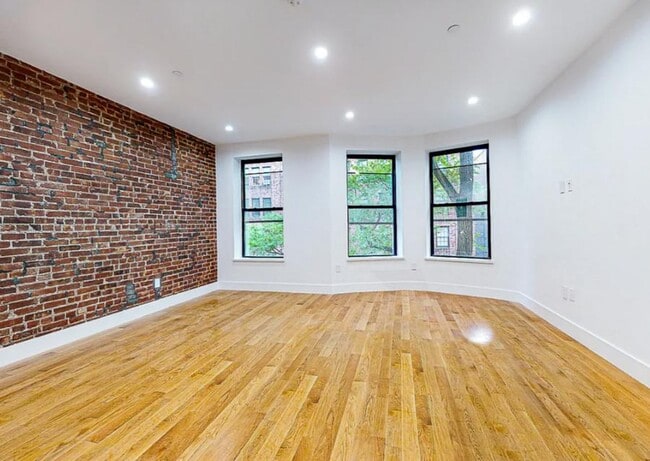 West 94th Street in New York, NY - Building Photo - Building Photo