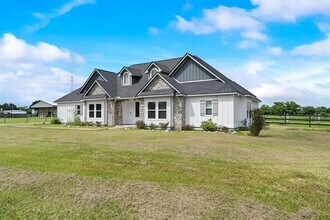 2999 County Rd 208 in Danbury, TX - Building Photo - Building Photo