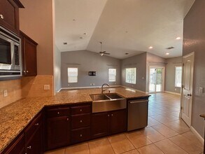 3821 W Vine Ave in Visalia, CA - Building Photo - Building Photo