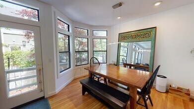 15 Roberts Rd, Unit B in Cambridge, MA - Building Photo - Building Photo