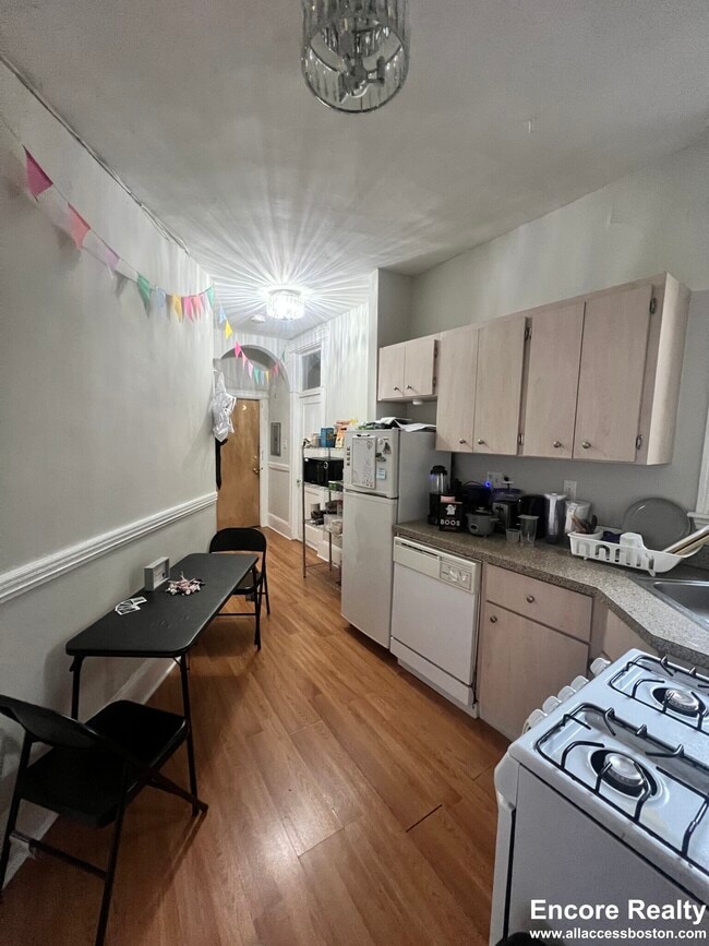 property at 38 Hemenway St