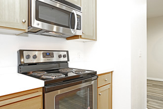 Buckingham Place Apartments in Santa Clara, CA - Building Photo - Interior Photo