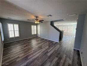 684 Magrath St in Las Vegas, NV - Building Photo - Building Photo