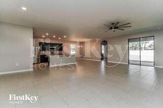 31123 Fairvista Dr in Tavares, FL - Building Photo - Building Photo