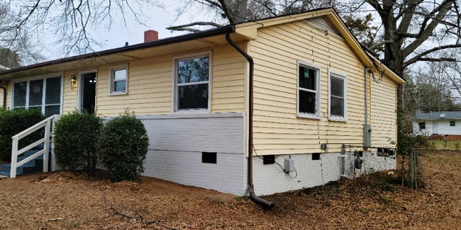 1542 E Perry St in Gastonia, NC - Building Photo - Building Photo