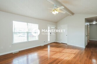 161 Drake Dr in Shepherdsville, KY - Building Photo - Building Photo