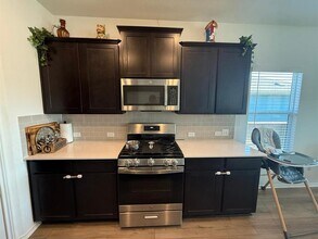 380 Mendoza in Kyle, TX - Building Photo - Building Photo