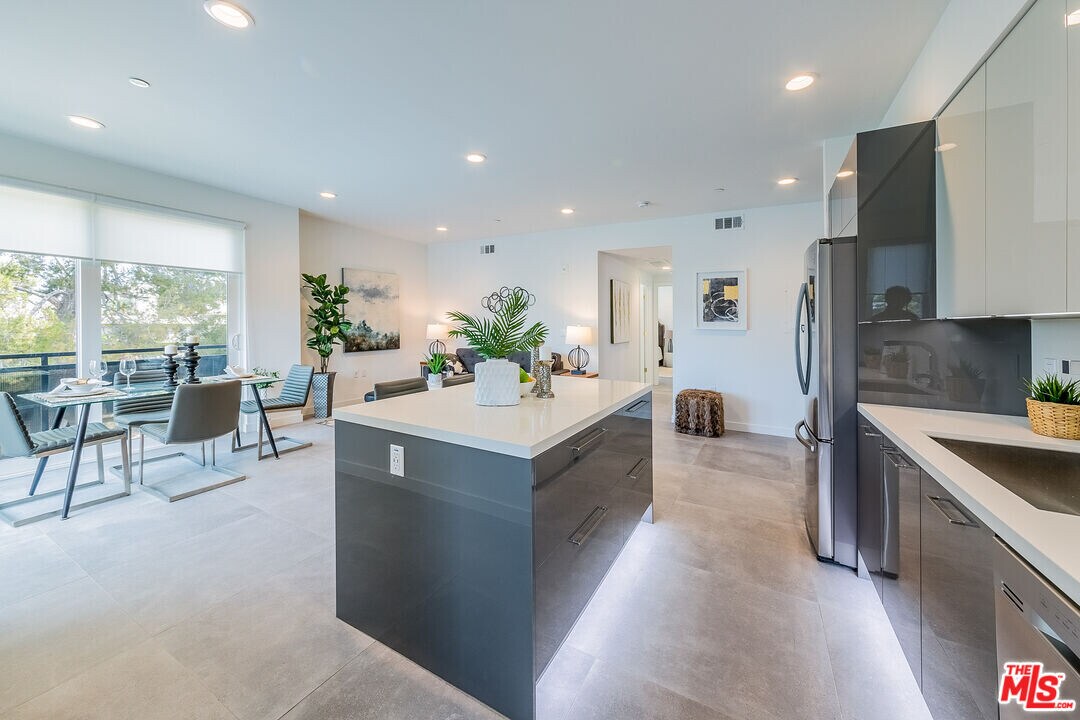 214 Westmoreland Ave-Unit -4 in Los Angeles, CA - Building Photo