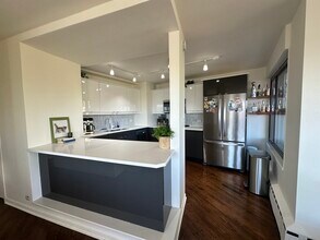 3410 N Lake Shore Dr, Unit 3D in Chicago, IL - Building Photo - Building Photo