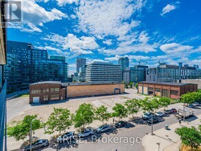 21-521 Lawren Harris Square in Toronto, ON - Building Photo - Building Photo