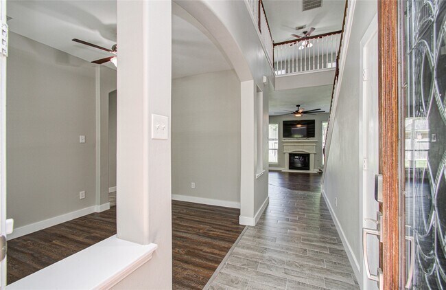 property at 6814 Summer Bridge Ln