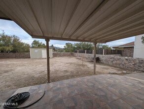 5857 W Valley Cir in El Paso, TX - Building Photo - Building Photo