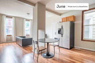 Room in Shared 4 bed/1 bath home, Unit D in Chicago, IL - Foto de edificio - Building Photo