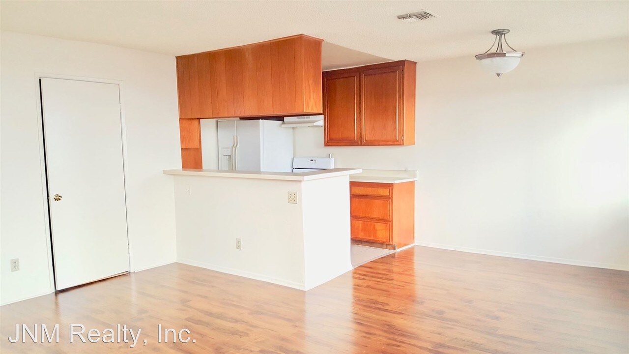 5309 Riverton Ave in Los Angeles, CA - Building Photo