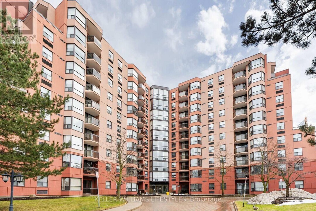 600-600 Talbot St in London, ON - Building Photo