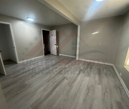 2512 Arkansas St in Carlsbad, NM - Foto de edificio - Building Photo