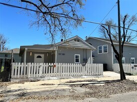 421 Sidney St in Houston, TX - Building Photo