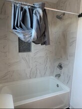 13441 Erwin St, Unit C in Los Angeles, CA - Foto de edificio - Building Photo